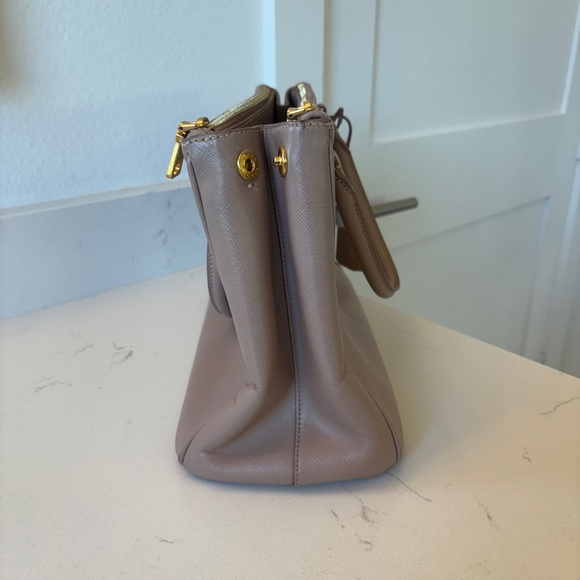 EUC Prada Saffiano Satchel Medium - Picture 4 of 12